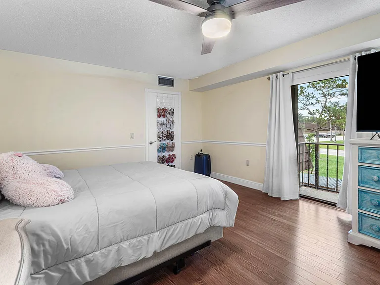 1024 10th Ln — Photo 10