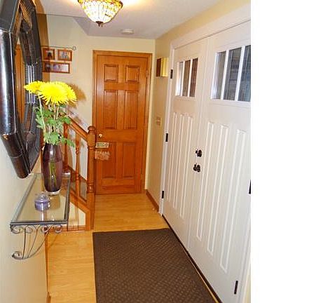 2nd image of 16 Sugarbush Ln