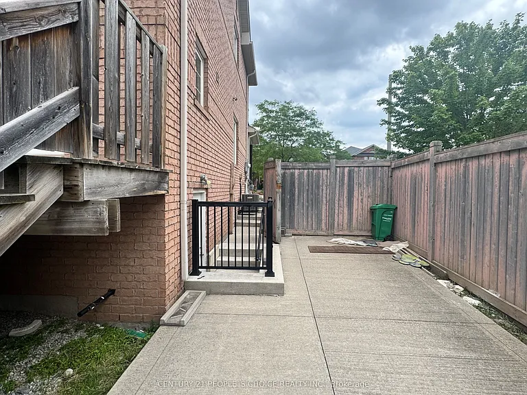 23 Travis Cres #BASEMENT — Photo 11