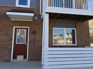 4876 Parkside Ln, Troy, MI 48085