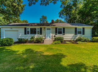 53 Meadowlark Dr, Longmeadow, MA 01106