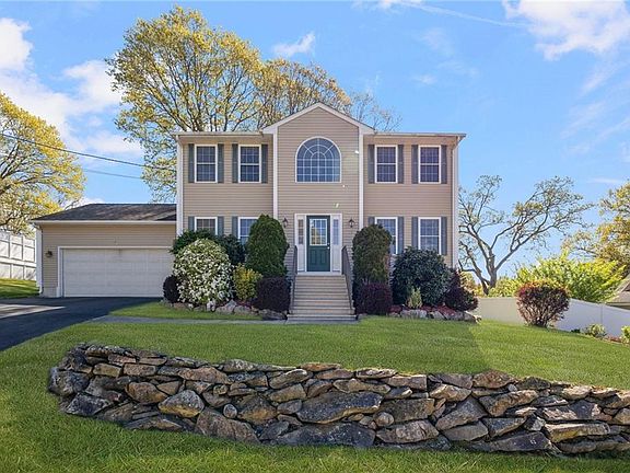 2nd image of 17 Alexander Dr