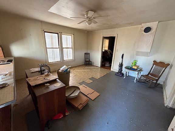 5th image of 509 Main St