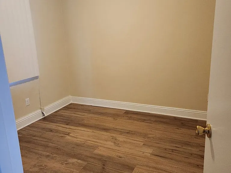 1211 W 37th Pl — Photo 23