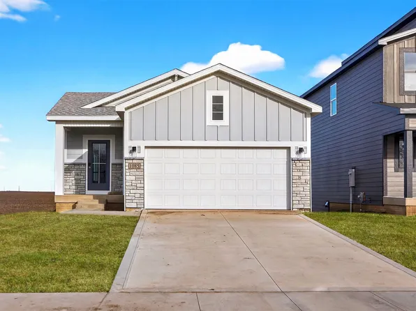 1085 NW Macarthur Ln, Waukee, IA 50263