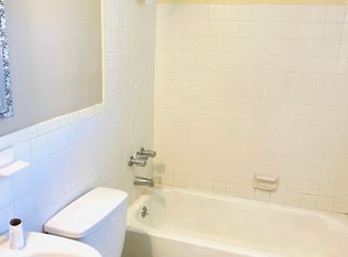 40 Meadow Lane Dr, Elmore, AL 36025