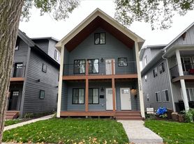 Quad on 8th and 14th