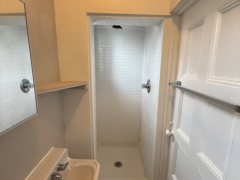 512 Whitney Ave #1B — Photo 11