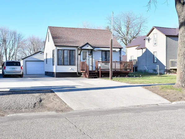 1539 Dover St, Worthington, MN 56187