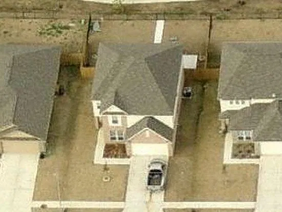4 bed, 2700 sqft, $2,349 — Photo 4