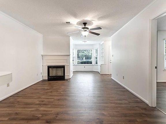 5th image of 101C Windsor Ln