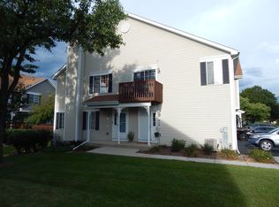 426 Lowell Dr #426, South Elgin, IL 60177