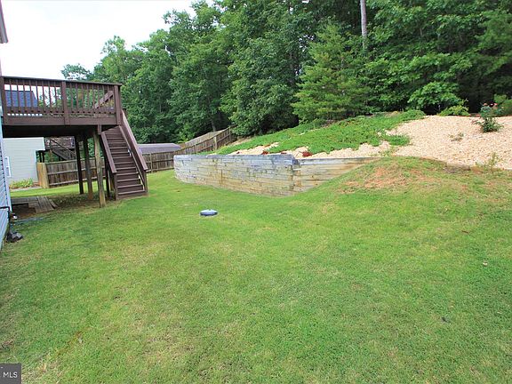 3rd image of 47 Bloomington Ln