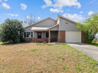 412 Forest Hill Dr, Havelock, NC 28532