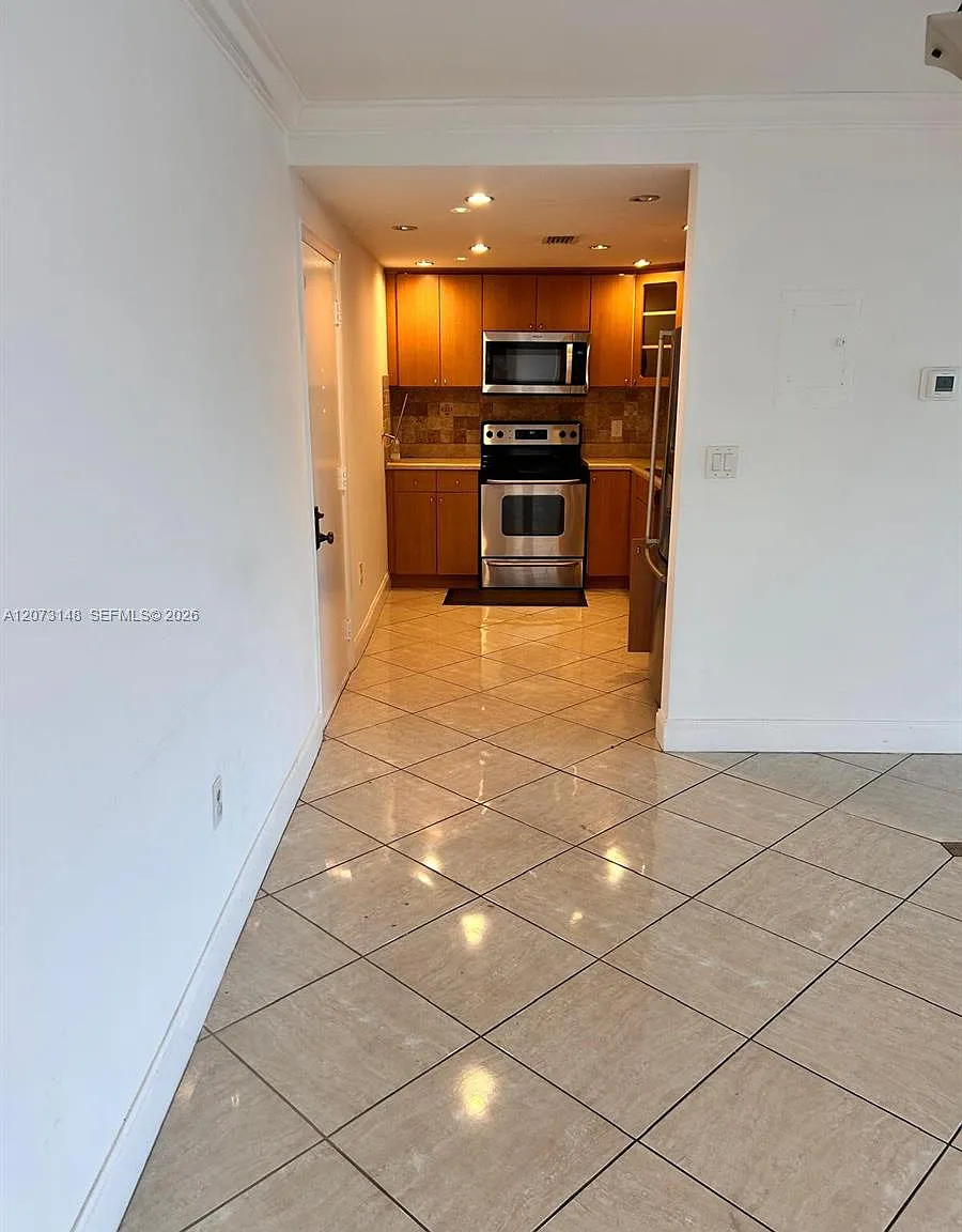 Emerald Hills C C Apts Co — Photo 3