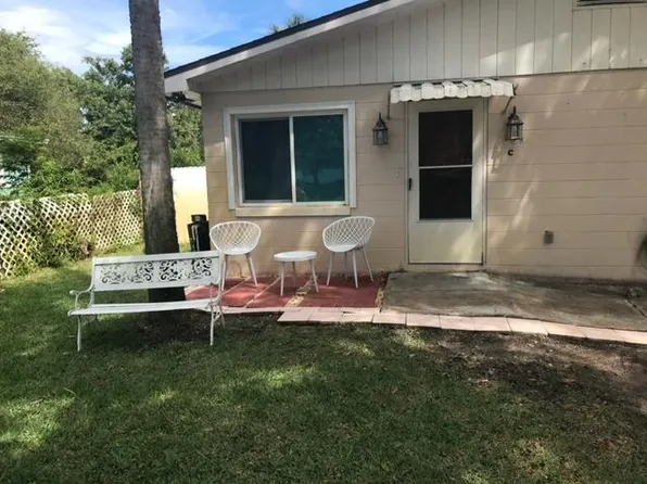 1005 Vine St, Daytona Beach, FL 32117