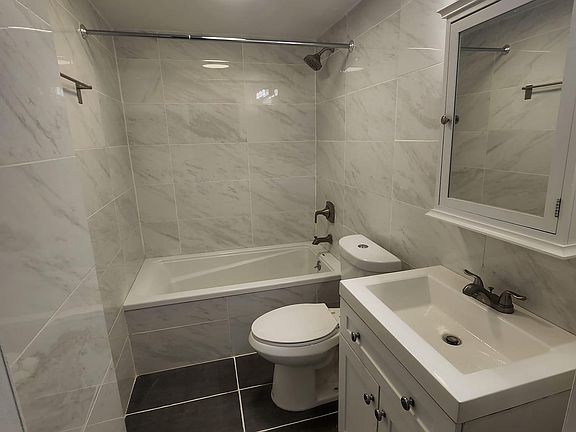 3rd image of 131 Beach 121st St #3B