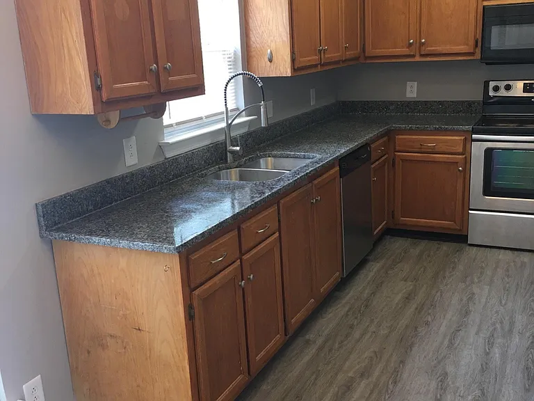 2741 Fleet Dr — Photo 6