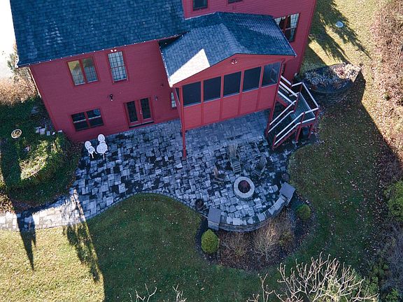 4th image of 14 Lake Ridge Dr
