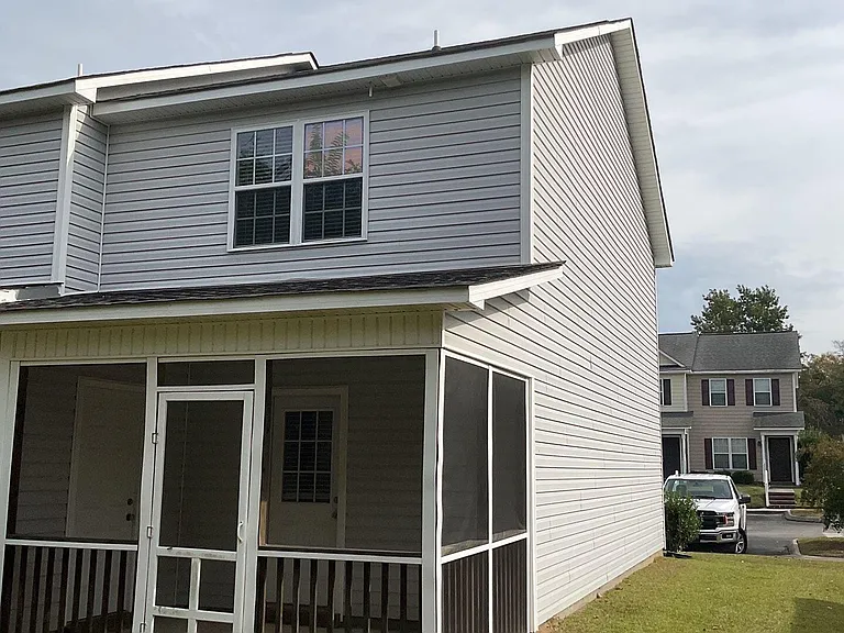 27 Doris Ave E #501 — Photo 3