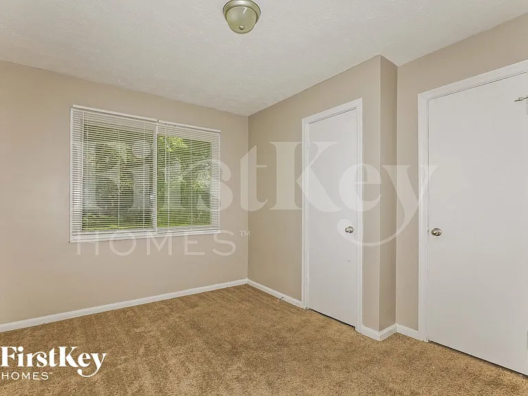 2825 Kessler Blvd — Photo 13