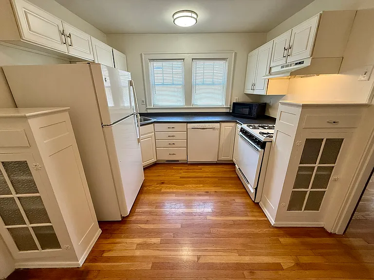 1104 Ellison Ave — Photo 9