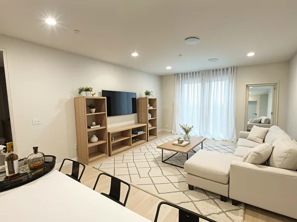 340 W 2nd St Unit 8, Boston, MA 02127