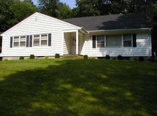 127 Armonk Rd, Mount Kisco, NY 10549