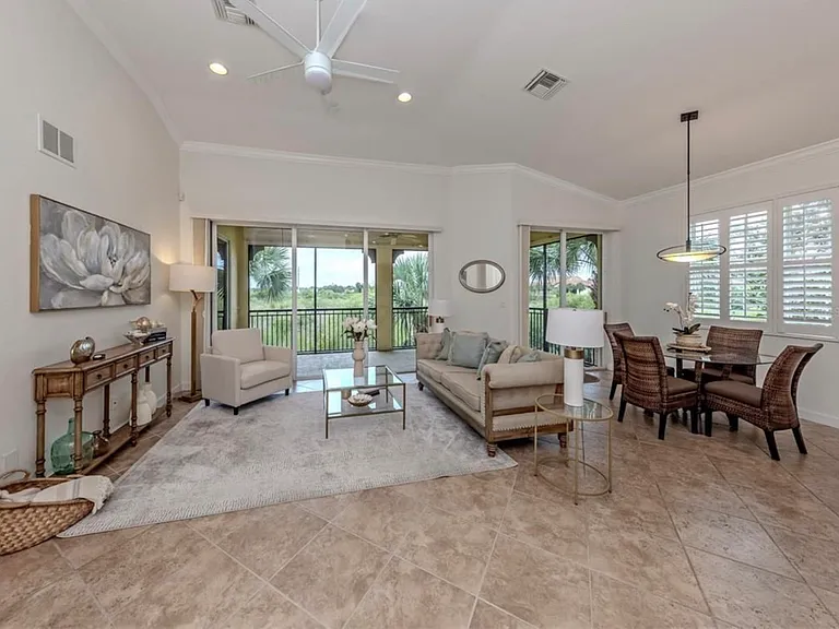 113 Bella Vista Ter #D — Photo 2