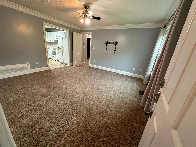 112 Barrington Dr #2 — Photo 1