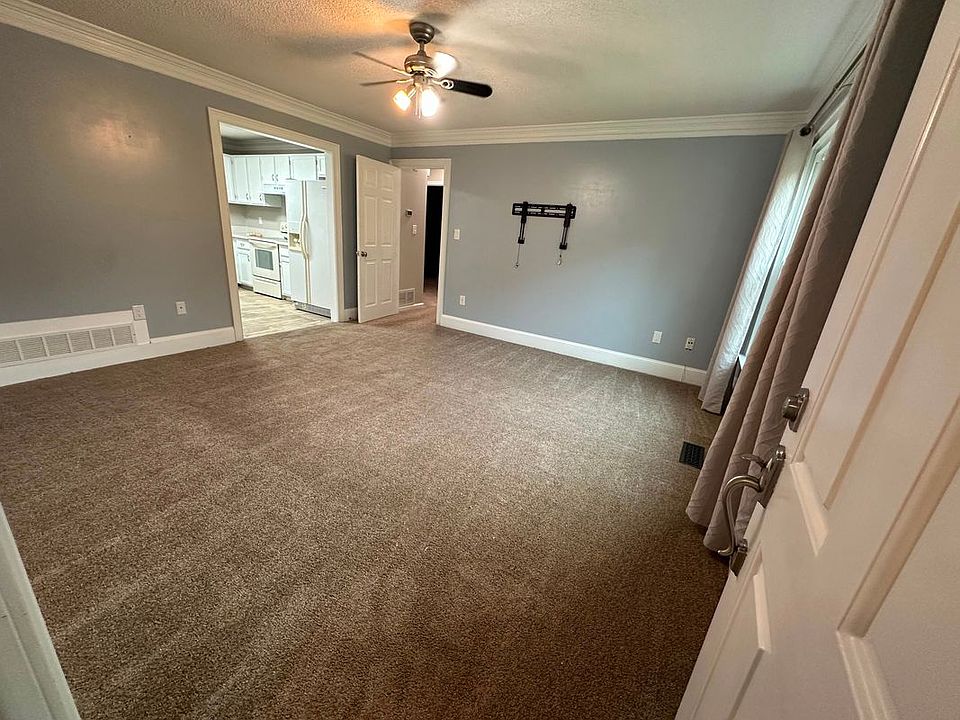 1st image of 112 Barrington Dr APT 2