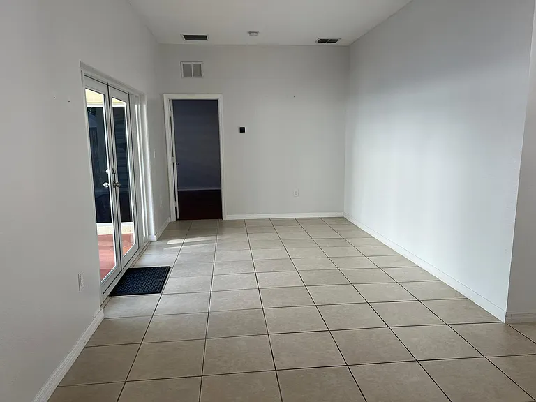 6121 SW 159th Ct — Photo 10