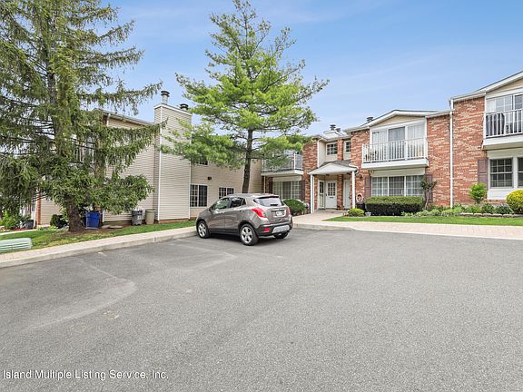 2nd image of 51 Saturn Ln