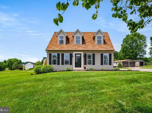 352 Fox Hunt Dr, Nottingham, PA 19362