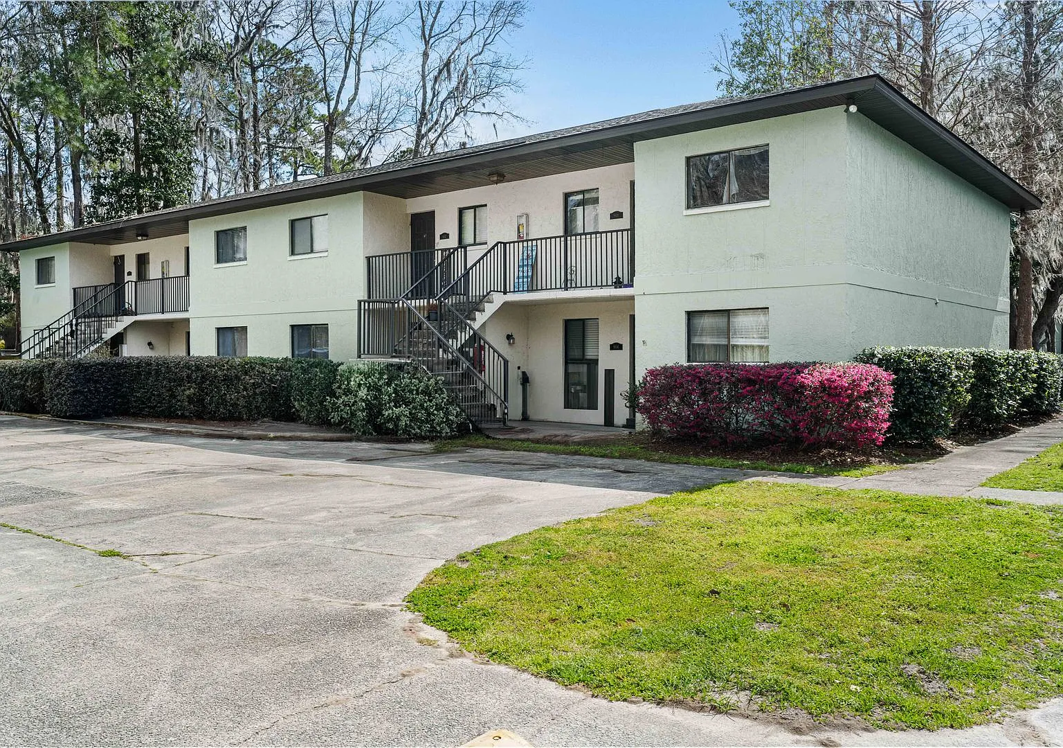 Move-In Ready 2BR/2BA Southside Condo Water, Trash & Pest Control Included! — Photo 4