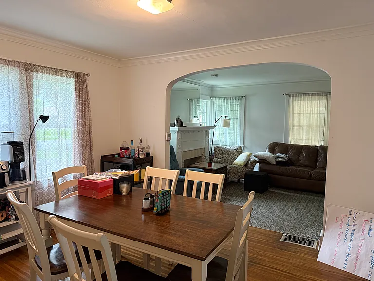 197 Rossiter Rd — Photo 5