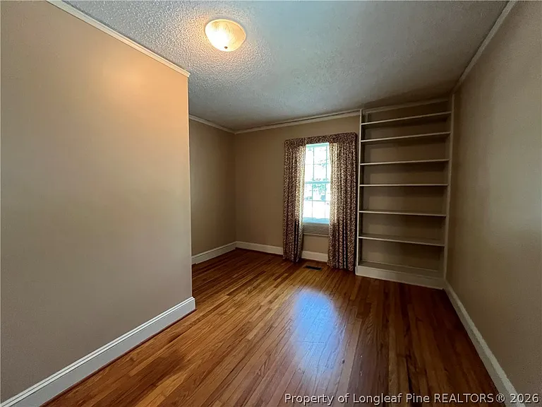 211 Ellington St — Photo 6