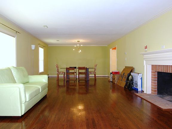 4th image of 1910 Cantle Ln SW