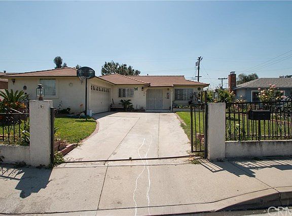 2nd image of 13710 Las Vecinas Dr