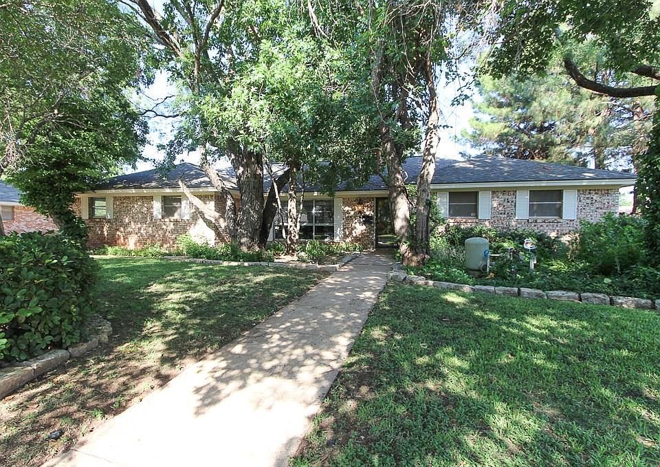 1st image of 1449 Roanoak Dr