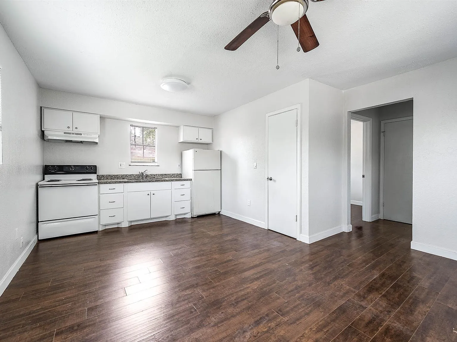 1 bed, 1.0 bath, 525 sqft, $800 — Photo 3