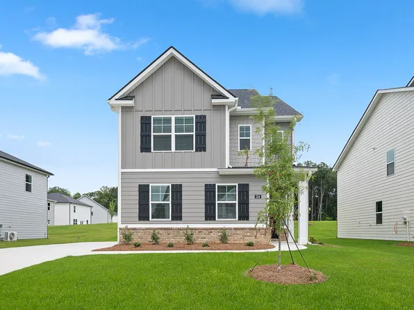 104 Oakchase Park Ln, Hampton, GA 30228