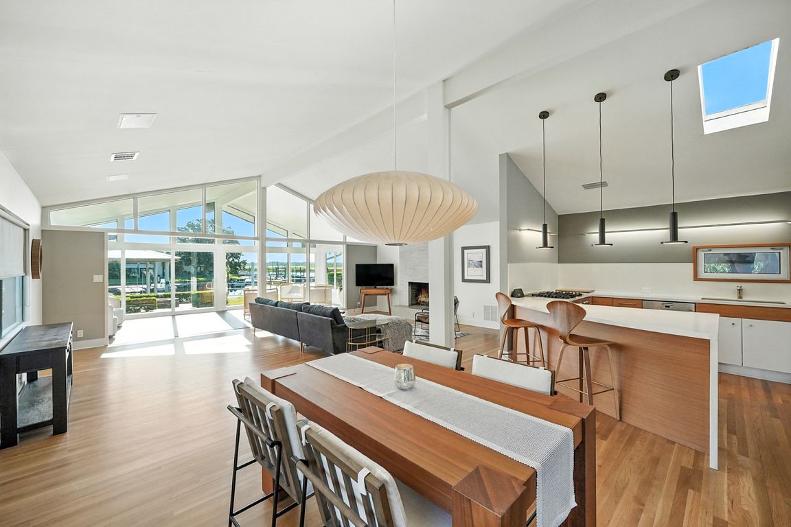 next background image