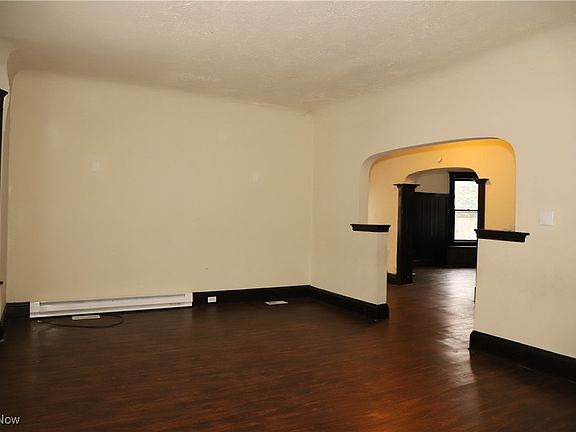 4th image of 2200 E 81st St