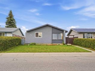 188 SW Maitland Dr NE, Calgary, AB T2A 5T7