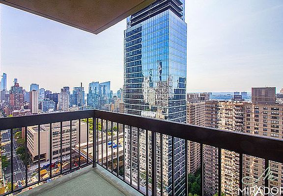 4th image of 145 W 67th St APT 20J