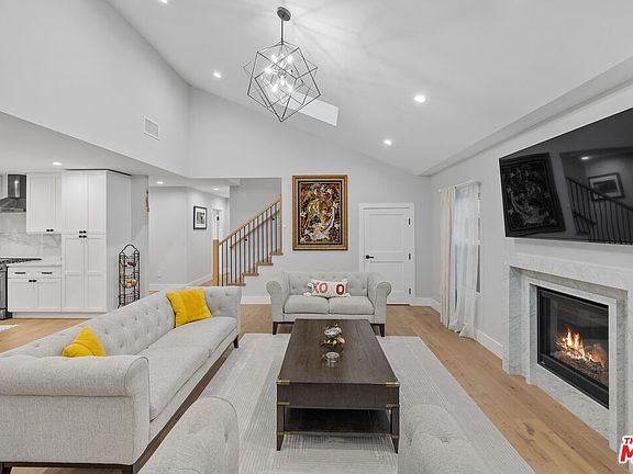 4th image of 4020 Riverton Ave