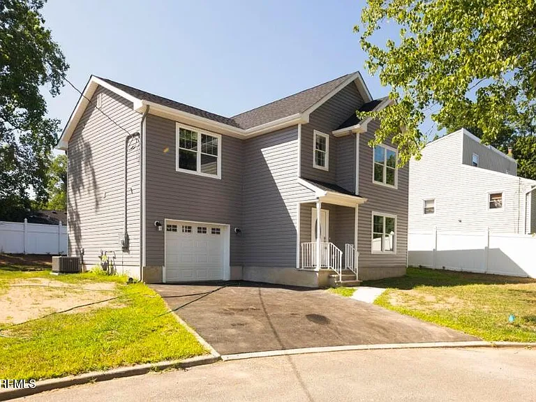 191 Greenwood Dr — Photo 2