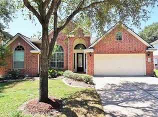 11923 Canyon Mills Dr, Houston, TX 77095