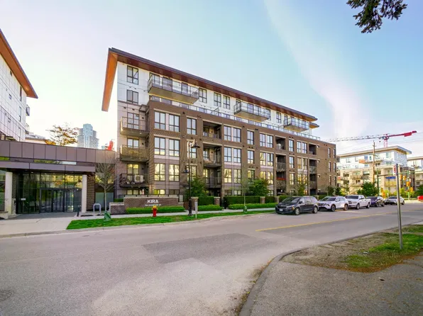 750 Dogwood St #406, Coquitlam, BC V3J 4B9